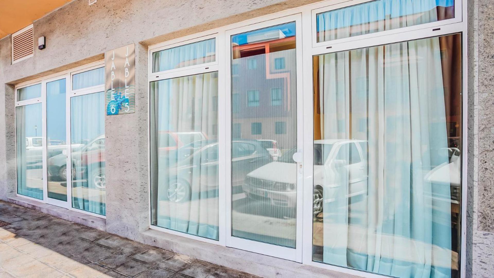 Oceanside Luxury Loft - Fast Wi-fi - Workstations Apartment Corralejo